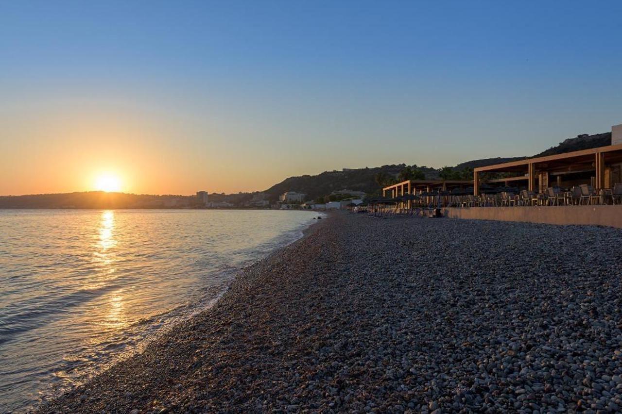 נידרי Avra Beach Hotel מראה חיצוני תמונה