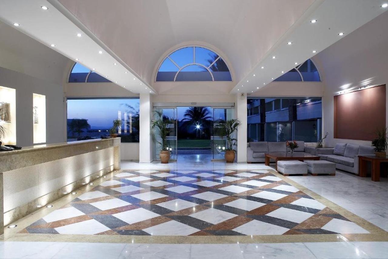 נידרי Avra Beach Hotel מראה חיצוני תמונה