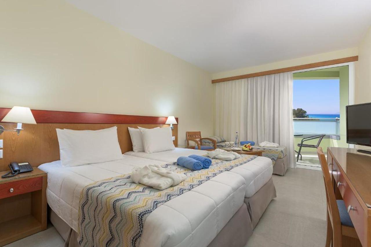 נידרי Avra Beach Hotel מראה חיצוני תמונה