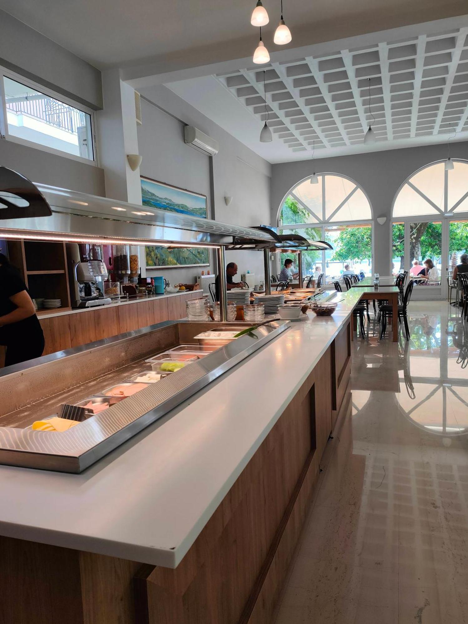 נידרי Avra Beach Hotel מראה חיצוני תמונה