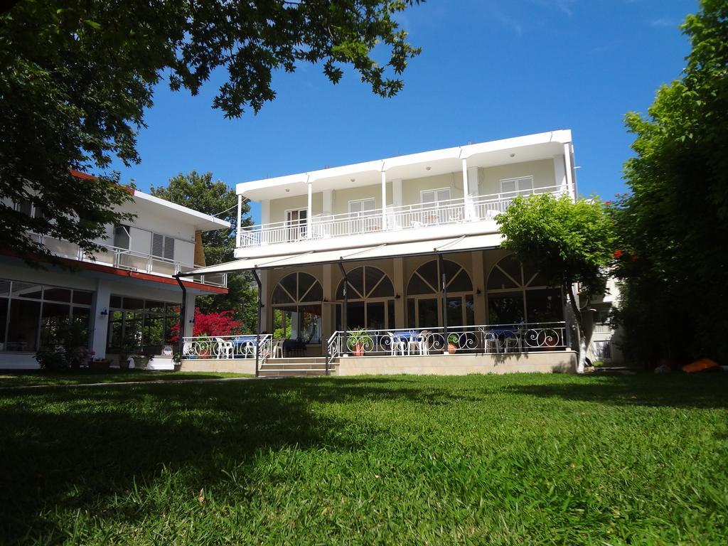 נידרי Avra Beach Hotel מראה חיצוני תמונה