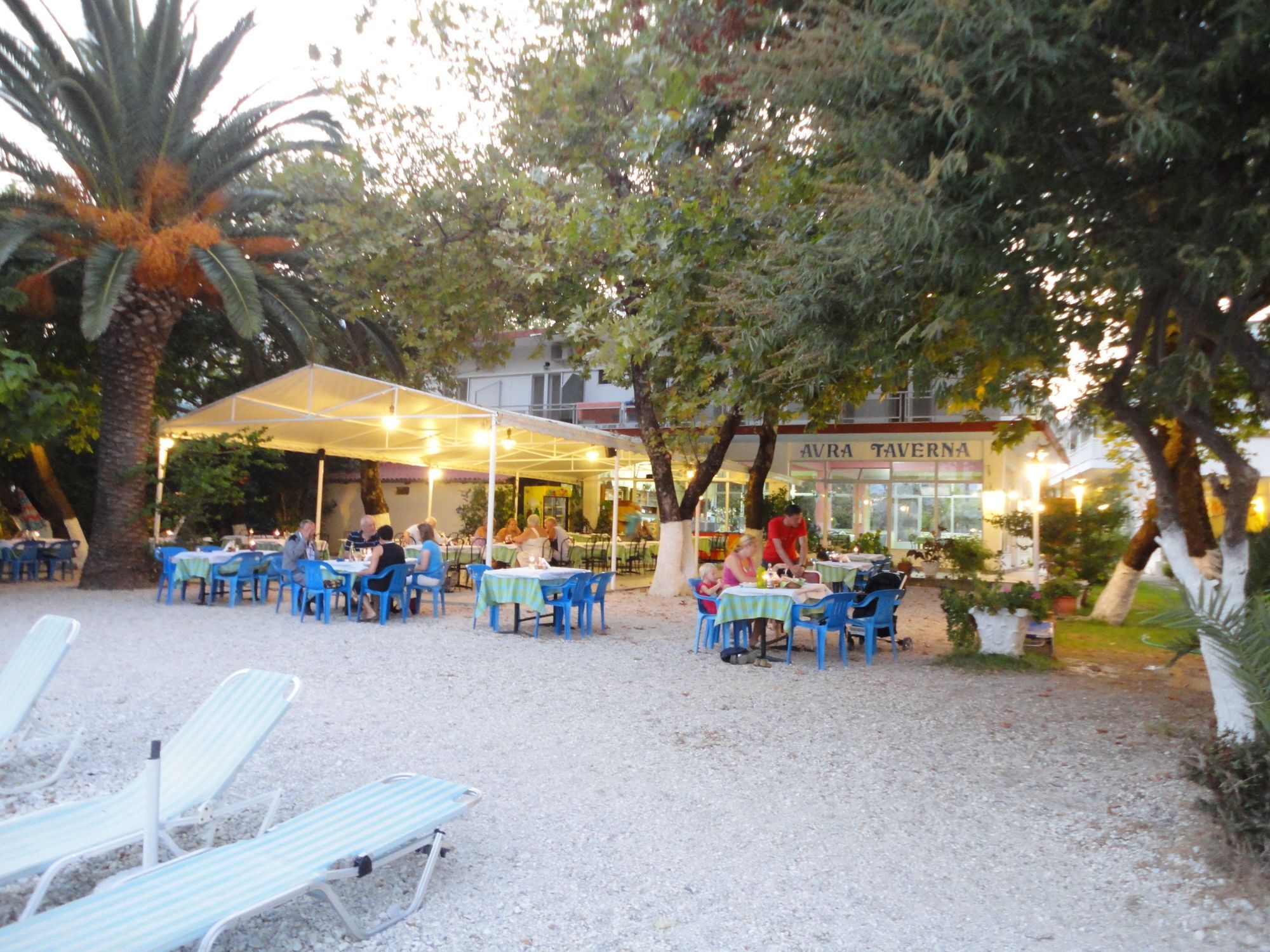 נידרי Avra Beach Hotel מראה חיצוני תמונה