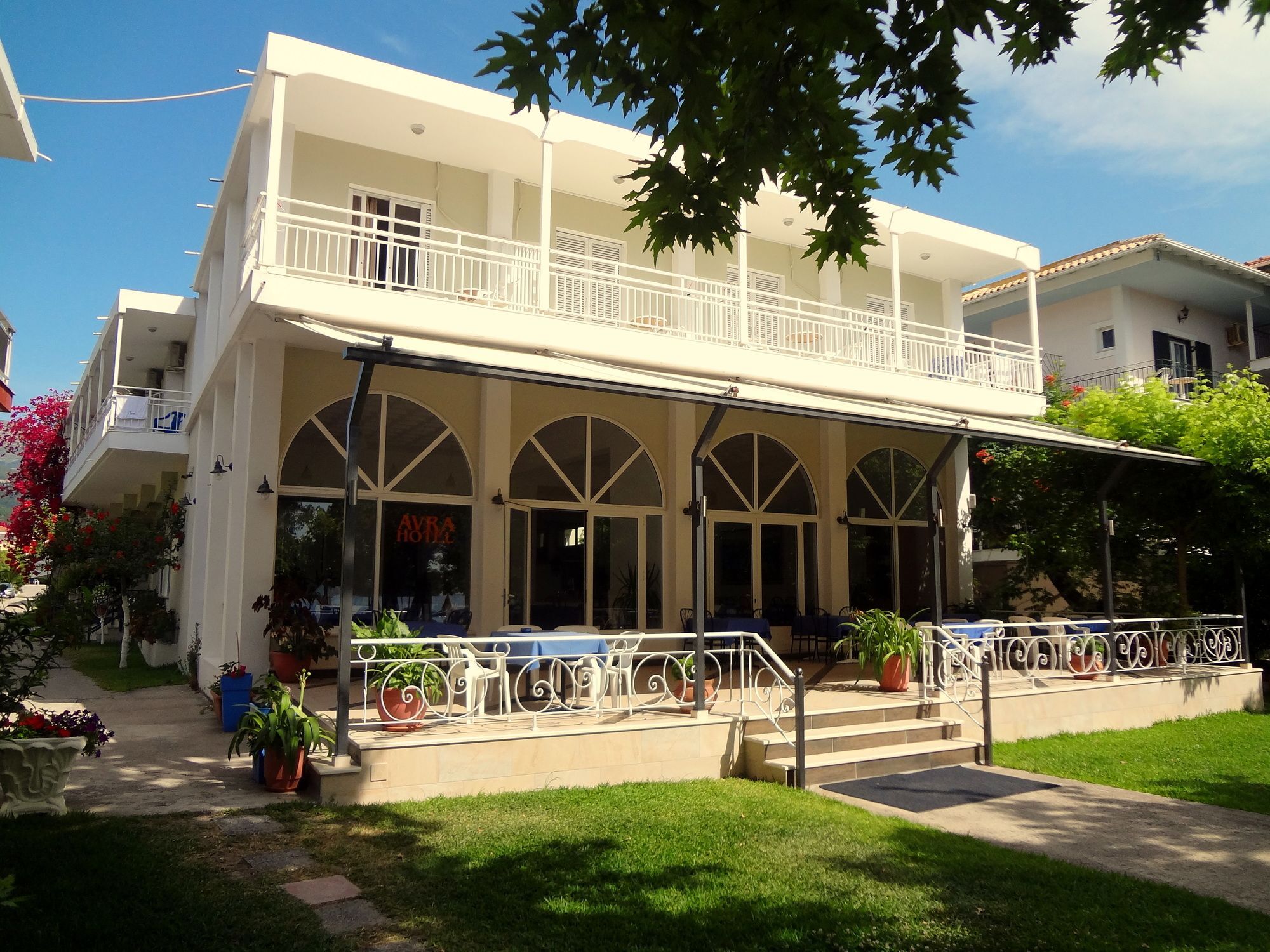 נידרי Avra Beach Hotel מראה חיצוני תמונה