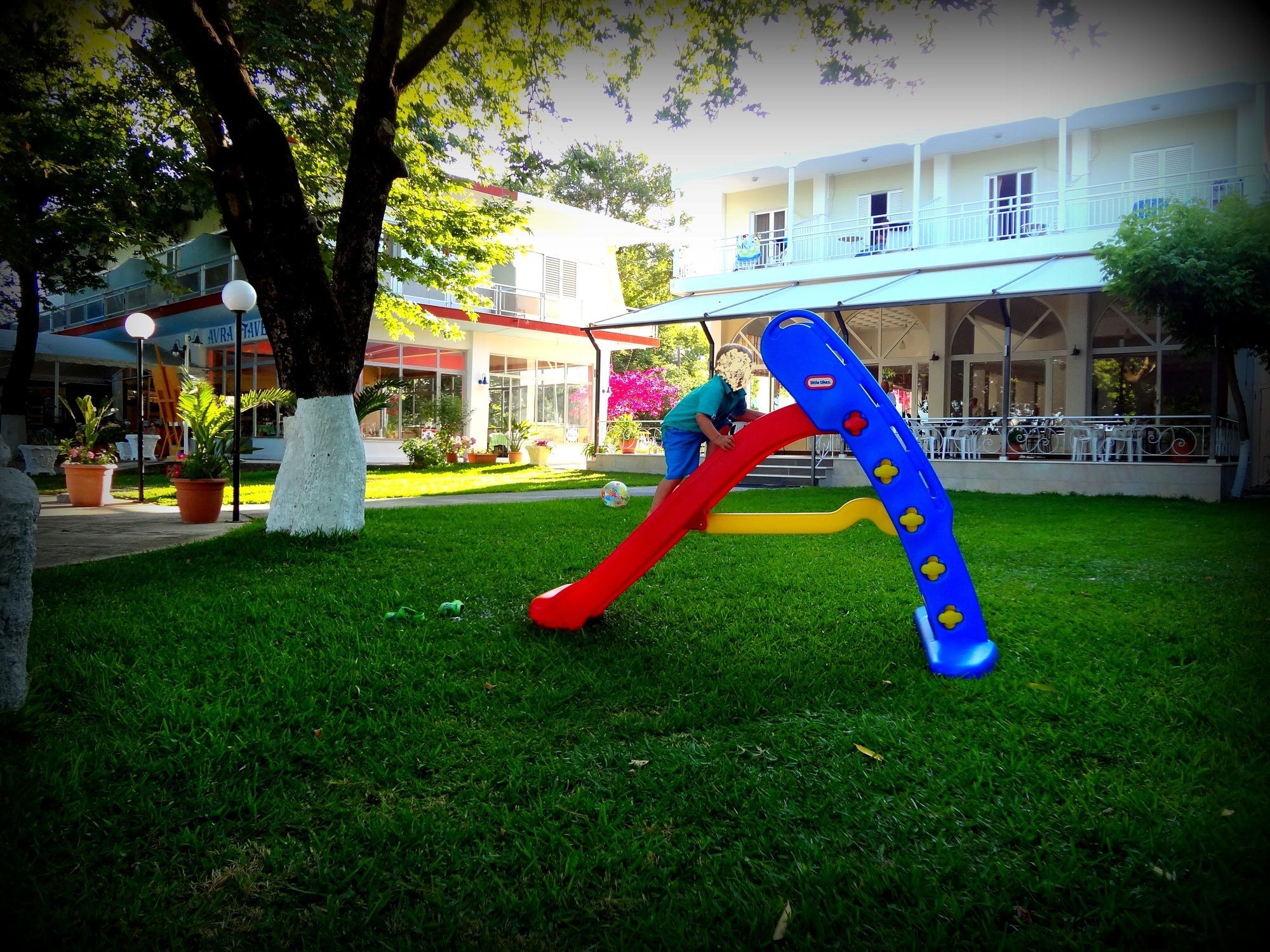 נידרי Avra Beach Hotel מראה חיצוני תמונה