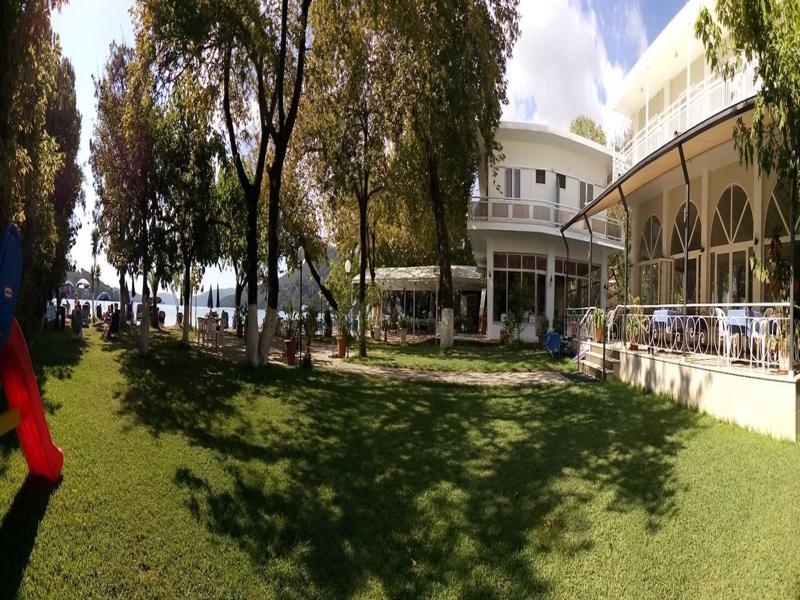 נידרי Avra Beach Hotel מראה חיצוני תמונה
