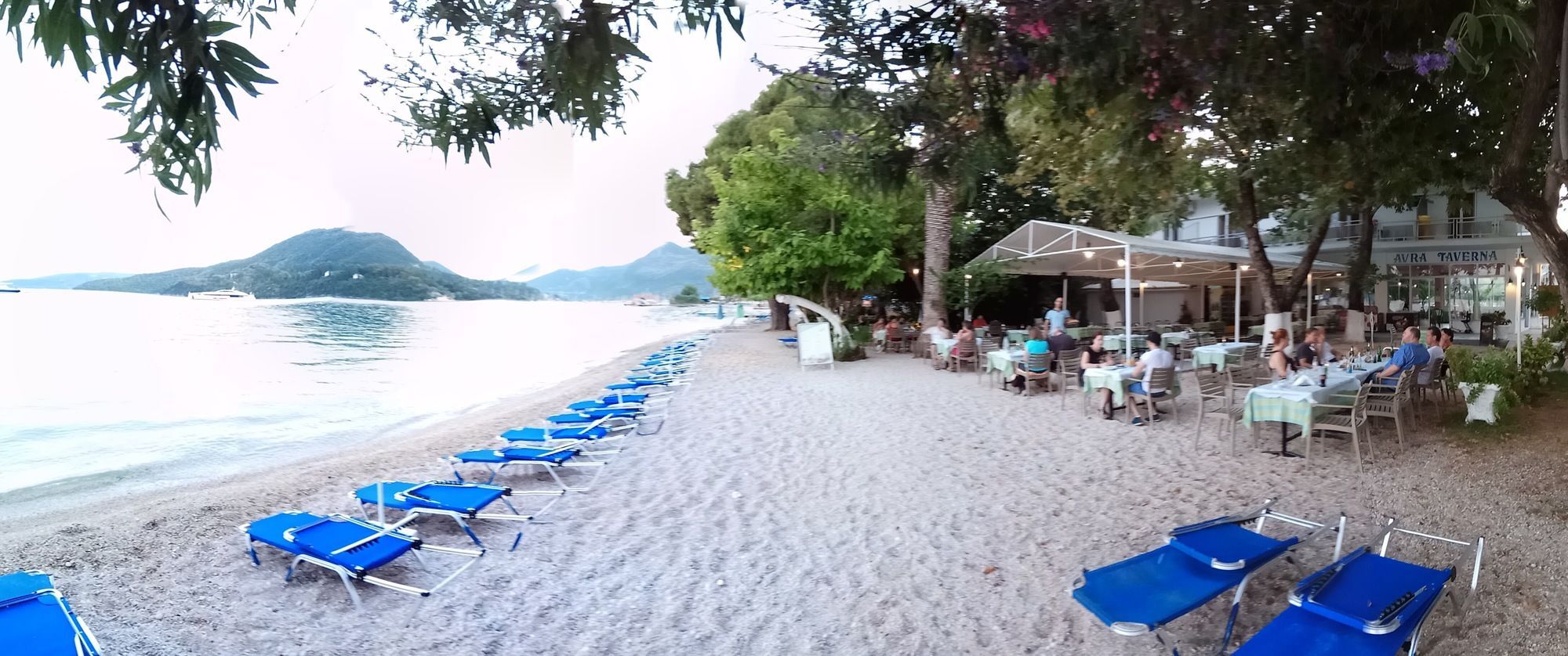 נידרי Avra Beach Hotel מראה חיצוני תמונה