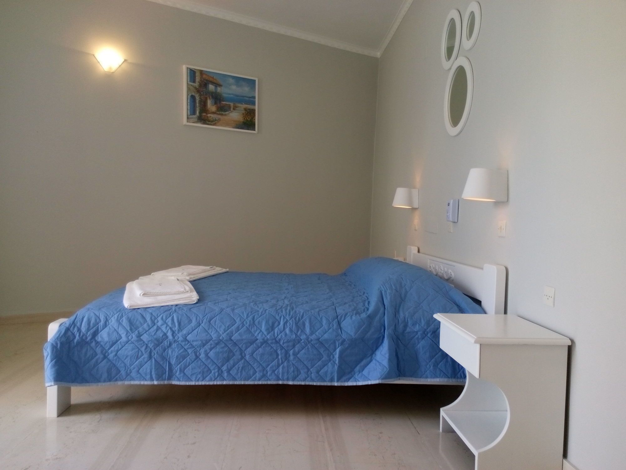 נידרי Avra Beach Hotel מראה חיצוני תמונה