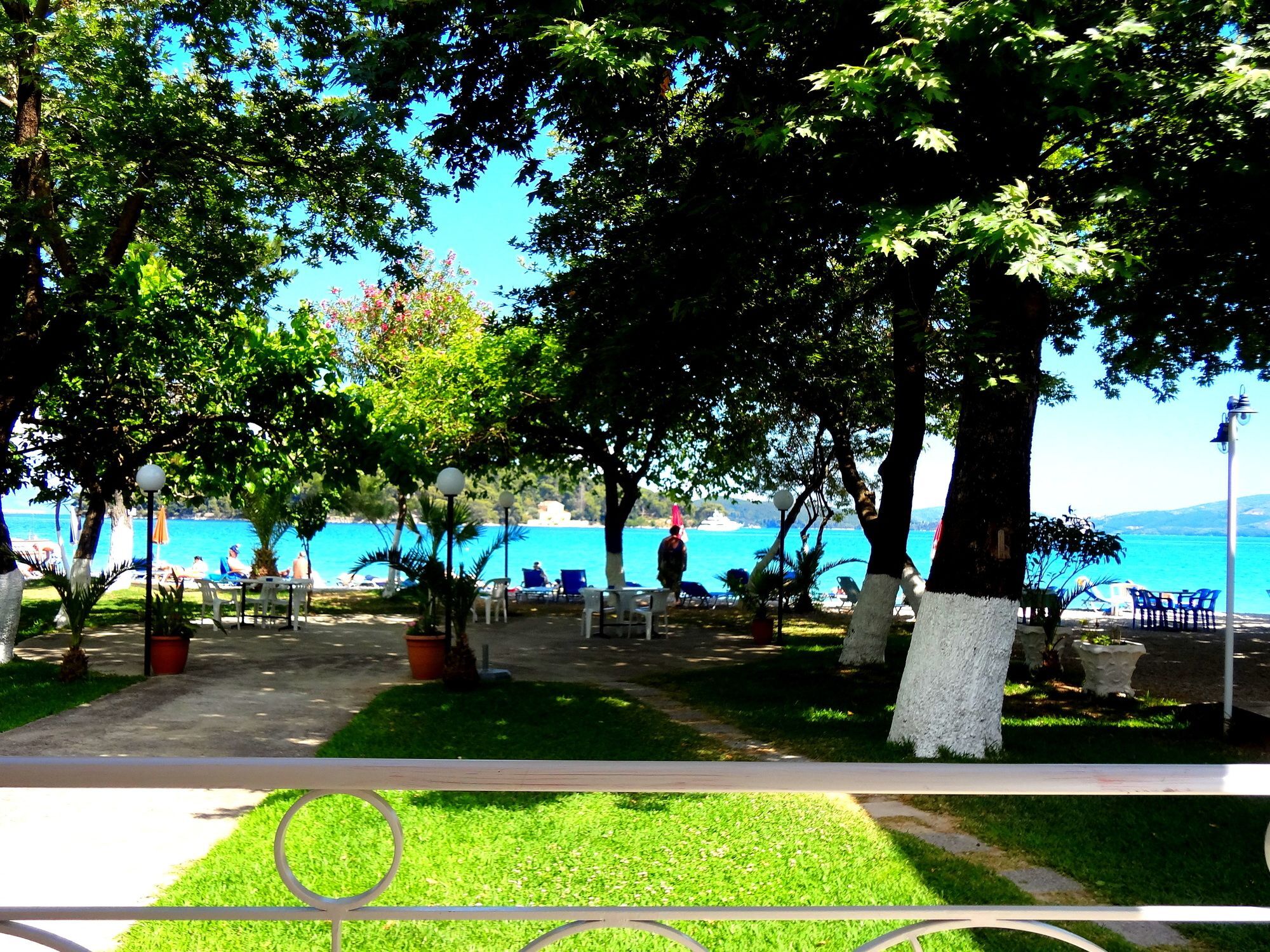נידרי Avra Beach Hotel מראה חיצוני תמונה